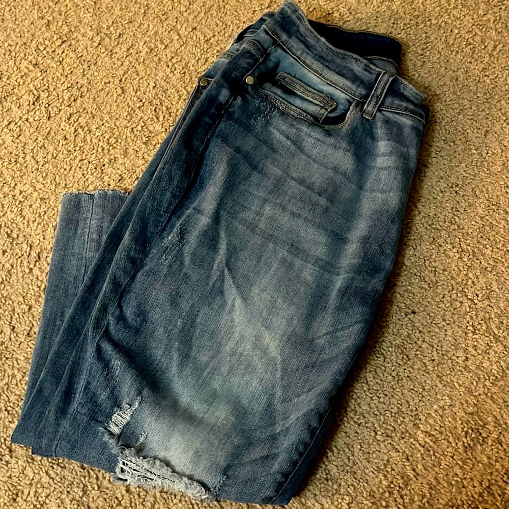 Judy Blues - distressed capri